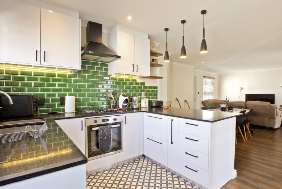 3 Bedroom Property for Sale in Sunningdale Western Cape